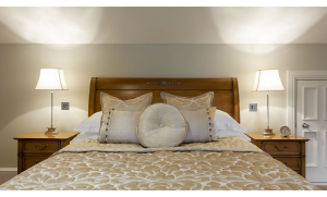 Casamance fabric outline quilted with toning lining and trimming