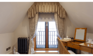 Shaped curtain valance casamance